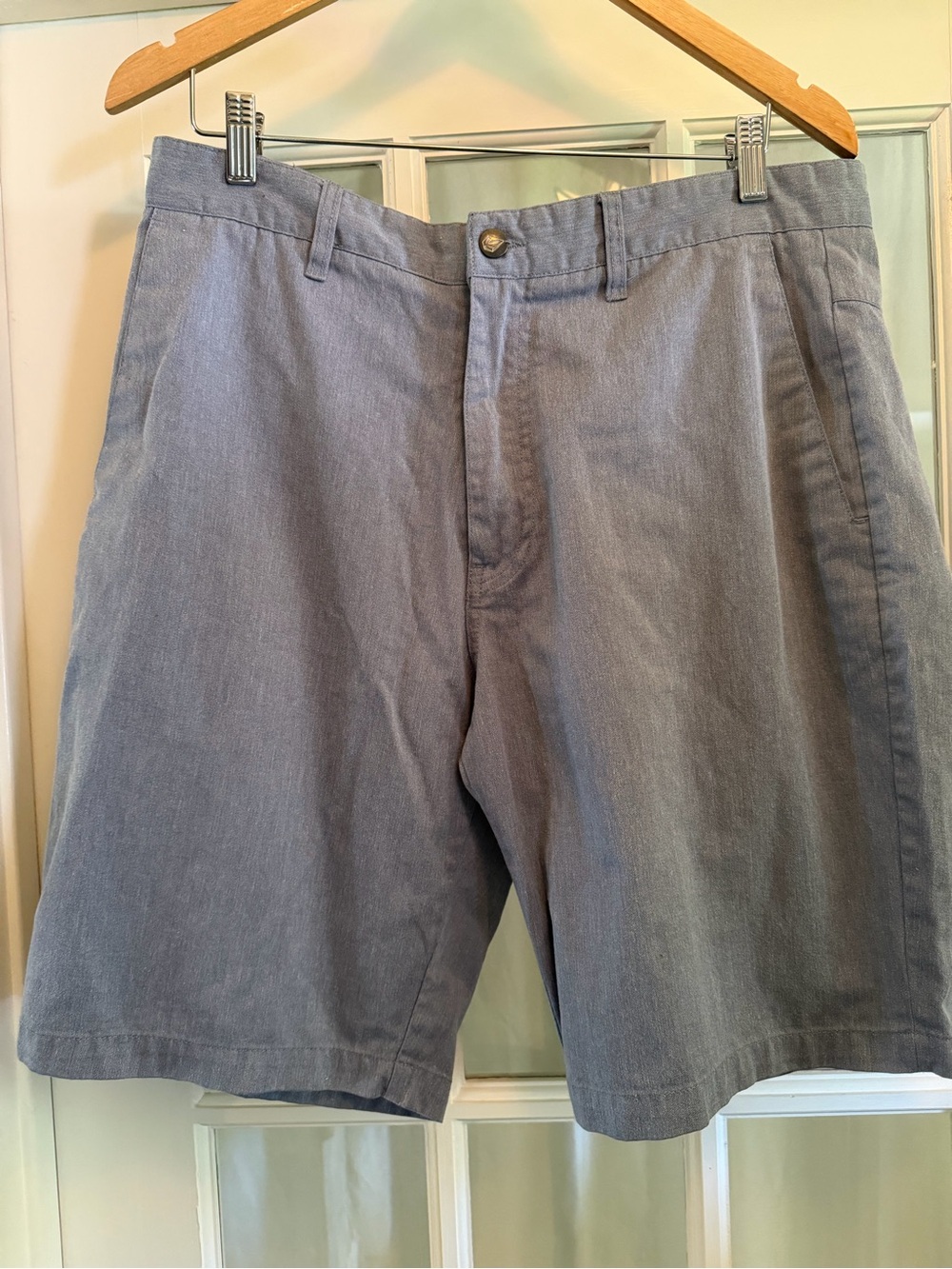 Volcom Shorts Mens 36 Dark Gray Flat Front 10” Inseam Casual Chino